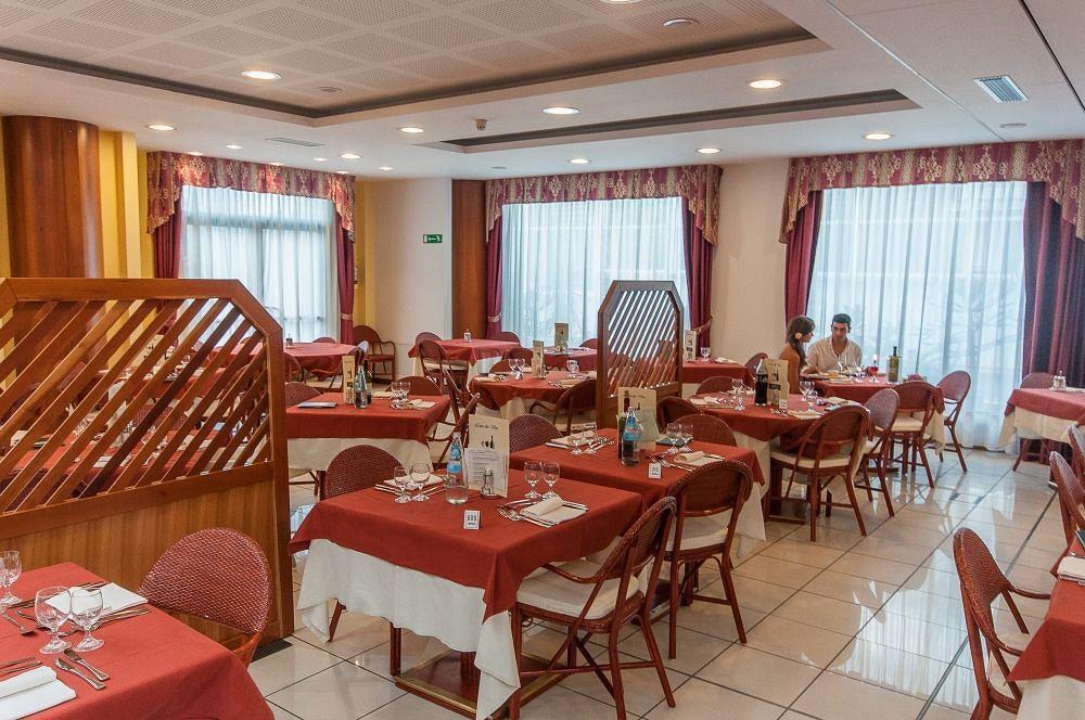 Alpholiday Dolomiti Wellness & Family Hotel Dimaro Exterior foto