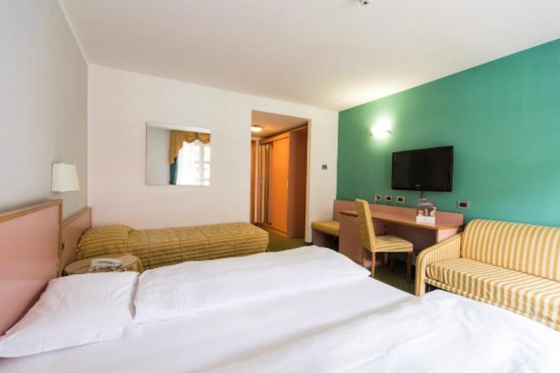 Alpholiday Dolomiti Wellness & Family Hotel Dimaro Exterior foto