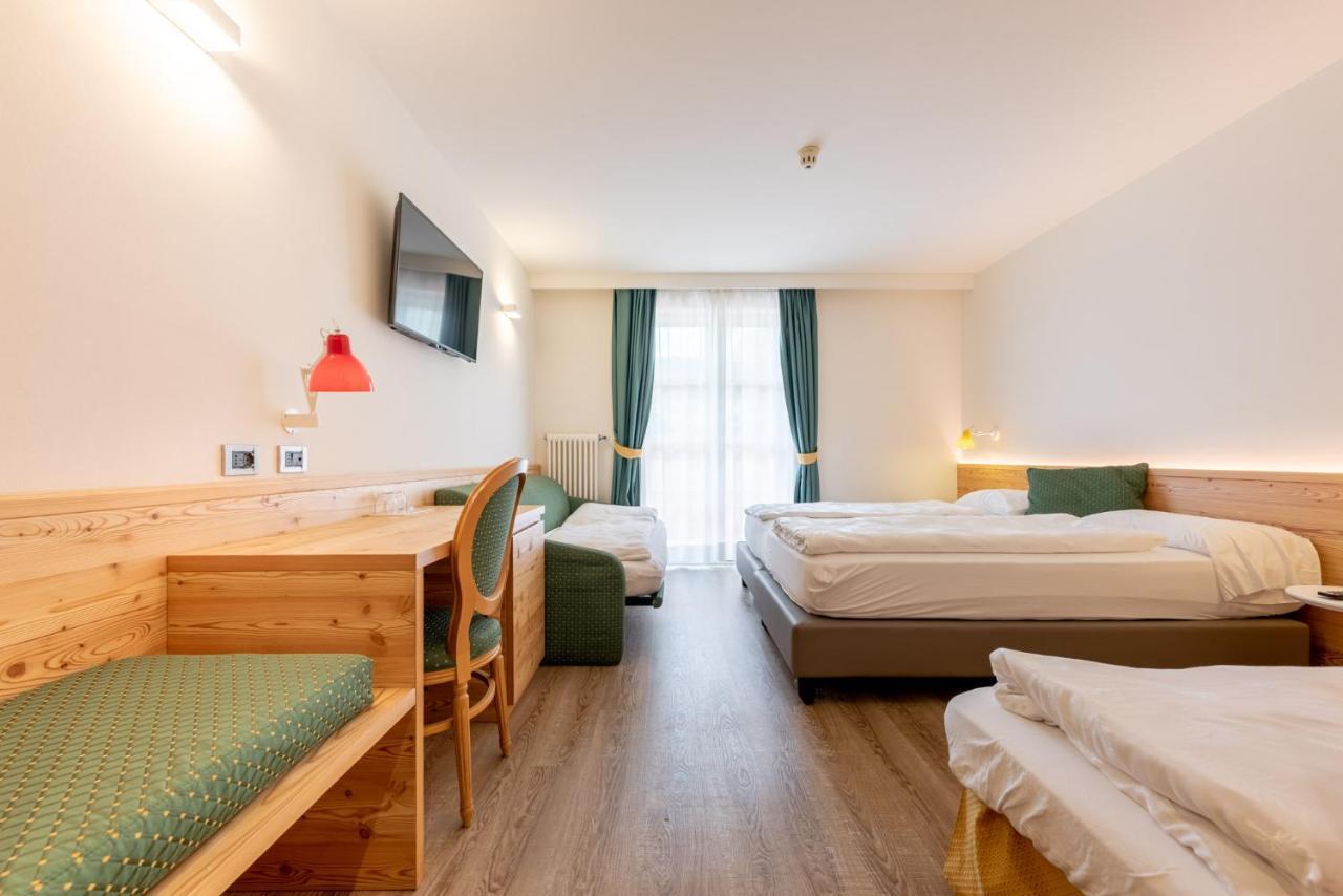 Alpholiday Dolomiti Wellness & Family Hotel Dimaro Exterior foto